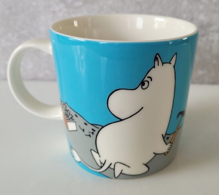 Read more about the article Unused 2013 Arabia Finland Moomin Mug Moomintroll Muumipeikko FREE US SHIPPING