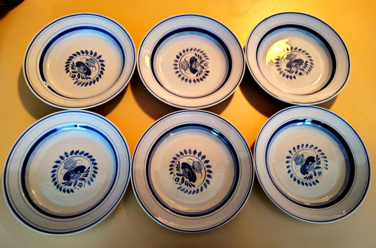 Read more about the article (6) Vtg Arabia “BLUE ROSE” Soup Bowls Hand painted – MCM