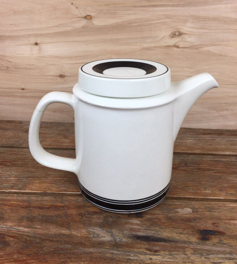 Read more about the article Vintage Mid Century Arabia Finland Faenza Coffee Pot Teapot Black Stripe READ