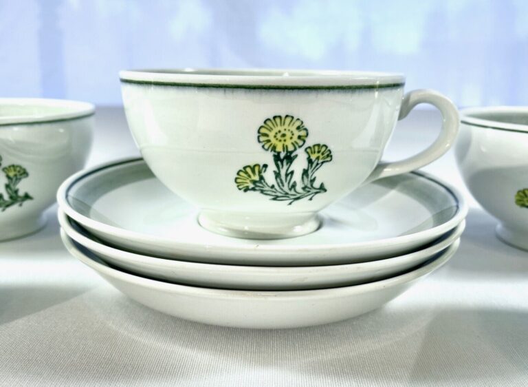 Read more about the article 8 Pcs ARABIA of Finland SUVI Pattern FOOTED CUPS and SAUCERS ~ Vntg Mid-Century VG