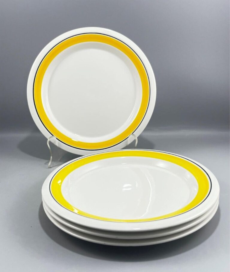 Read more about the article Vintage Set of 4 Arabia Finland FAENZA Yellow Stripe Salad Plates 7.75″