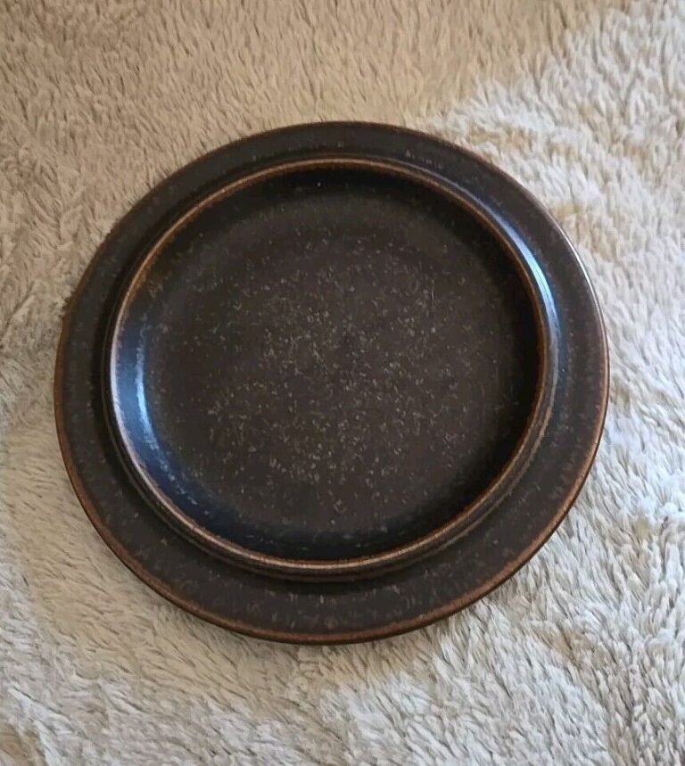 Read more about the article Vintage Brown Arabia of Finland Ruska 6 1/2″ Bread Butter Side Plate Stoneware