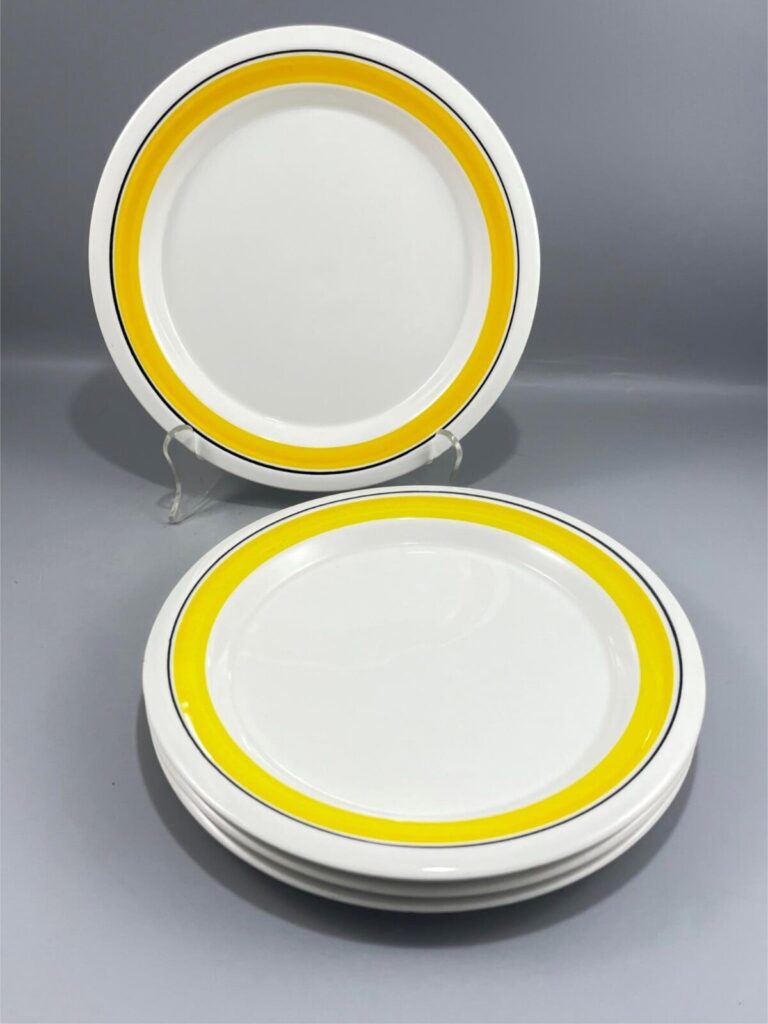 Read more about the article Vintage Set of 4 Arabia Finland FAENZA Yellow Stripe Dinner Plates 10.25″