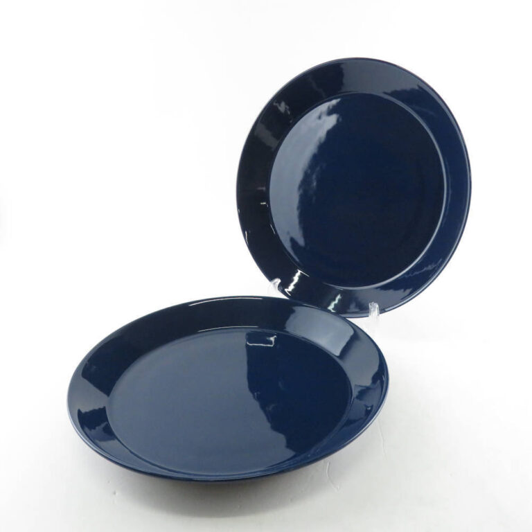 Read more about the article Arabia iittala Teema dark blue 2 large plates 26cm one plate dish