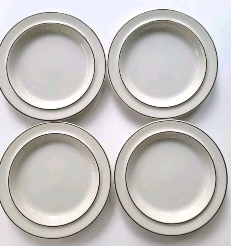 Read more about the article Arabia Finland Fennica 6 7/8” Small Plate #93 HTF Excellent Lot Of 4 Plates