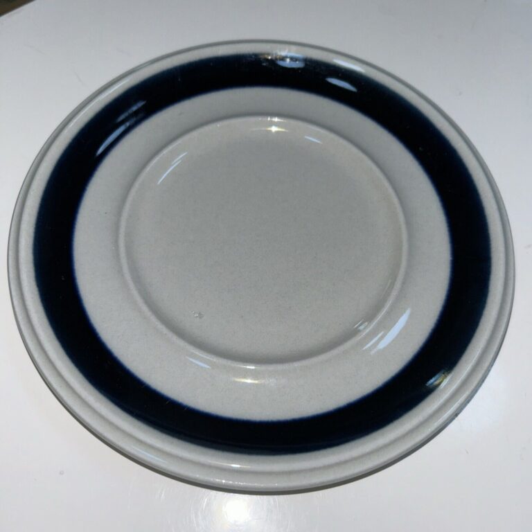 Read more about the article Arabia Finland Blue Anemone Earthenware  Saucer 6.5″