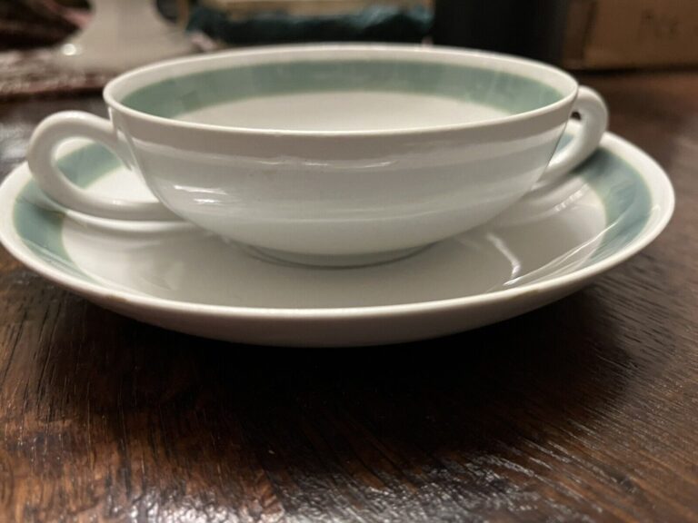 Read more about the article Arabia Finland Ribbons Green Soup Bowl and Saucer