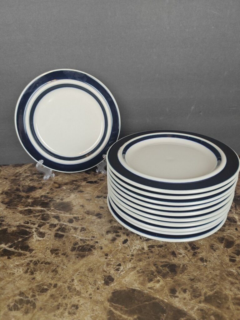 Read more about the article Set of 11 Arabia Finland Anemone Blue White Salad Dessert Plates 8″