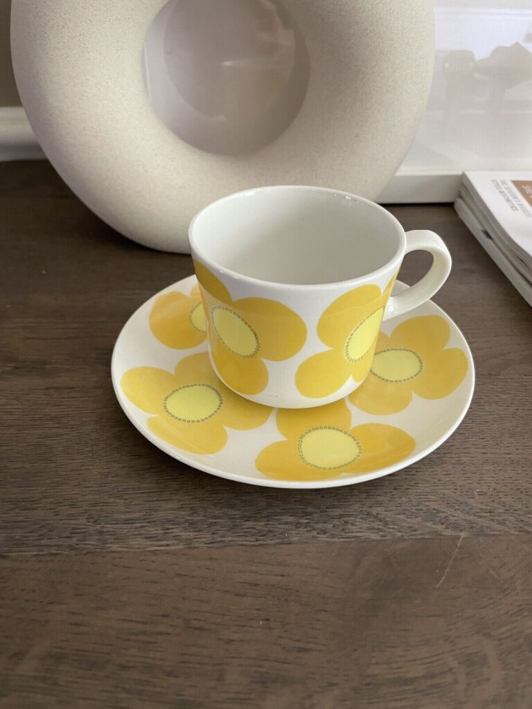 Read more about the article Arabia Finland AURINKO coffee cup  saucer