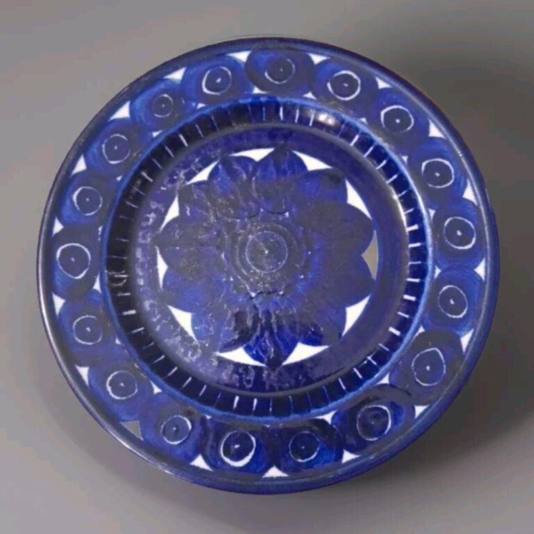 Read more about the article Arabia of Finland Valencia Salad Plate Blue And White