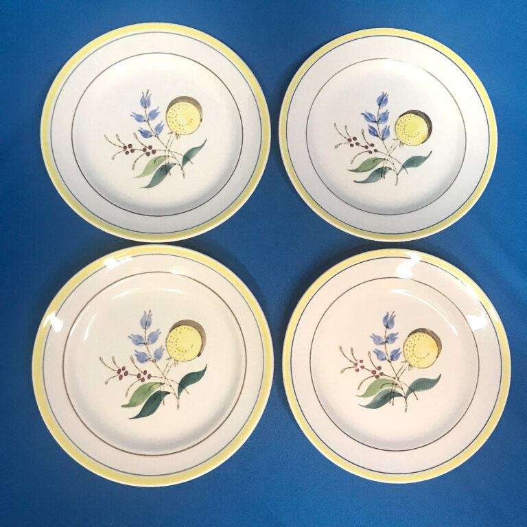 Read more about the article Vintage Arabia Finland Windflower Bread Plates 5-7/8″ – Set Of 4