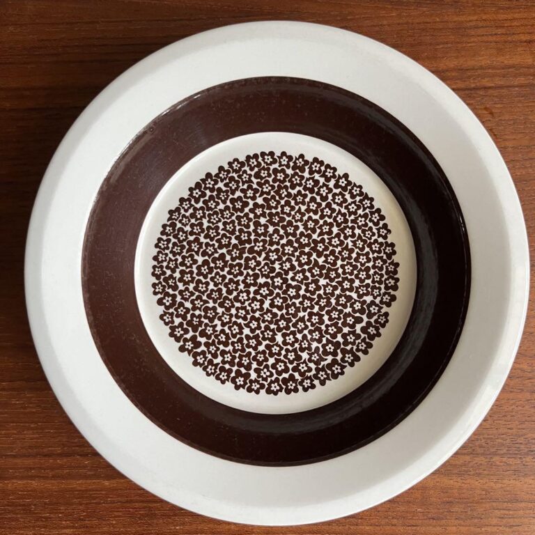 Read more about the article Arabia.Faenza Arabia Faenza Plate Deep Dish Scandinavian Vintage