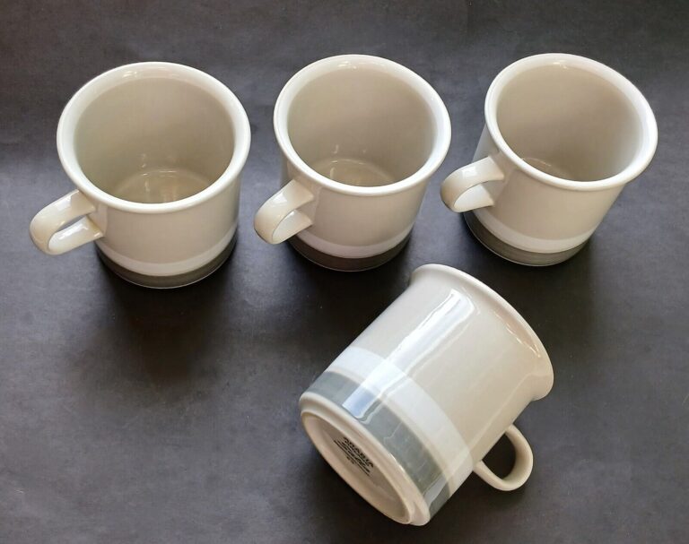 Read more about the article 💥Vintage Arabia of Finland Salla Pattern Mugs Cups Set of 4 Mint Condition