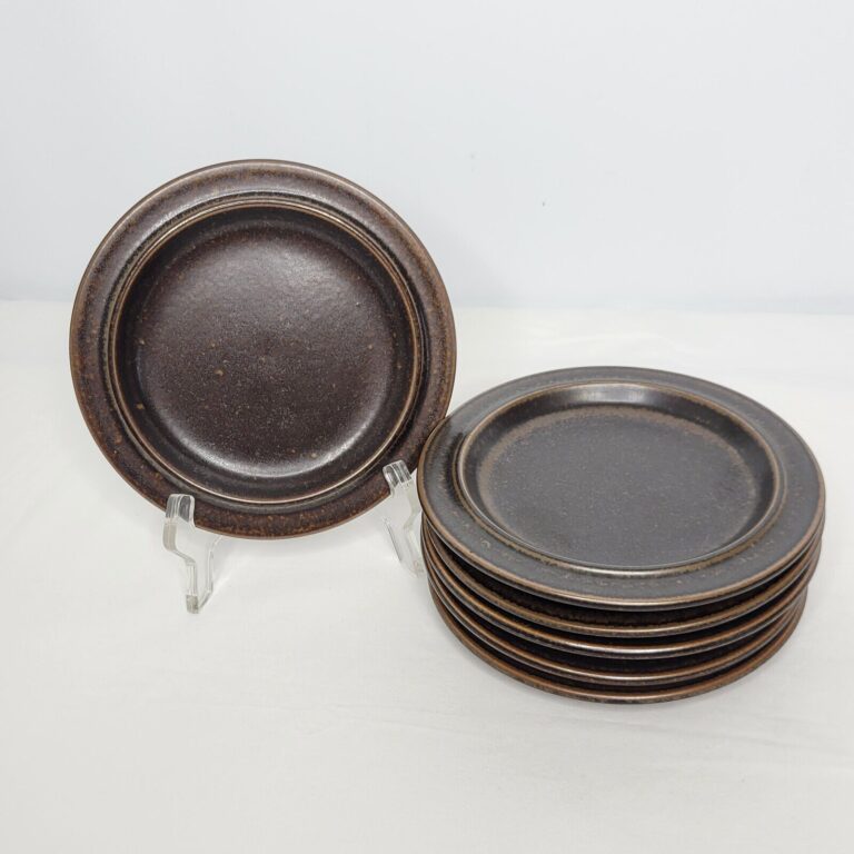 Read more about the article Set of 6 Arabia Finland Ruska 6 1/4″ Ceramic Bread and Butter Plates Brown