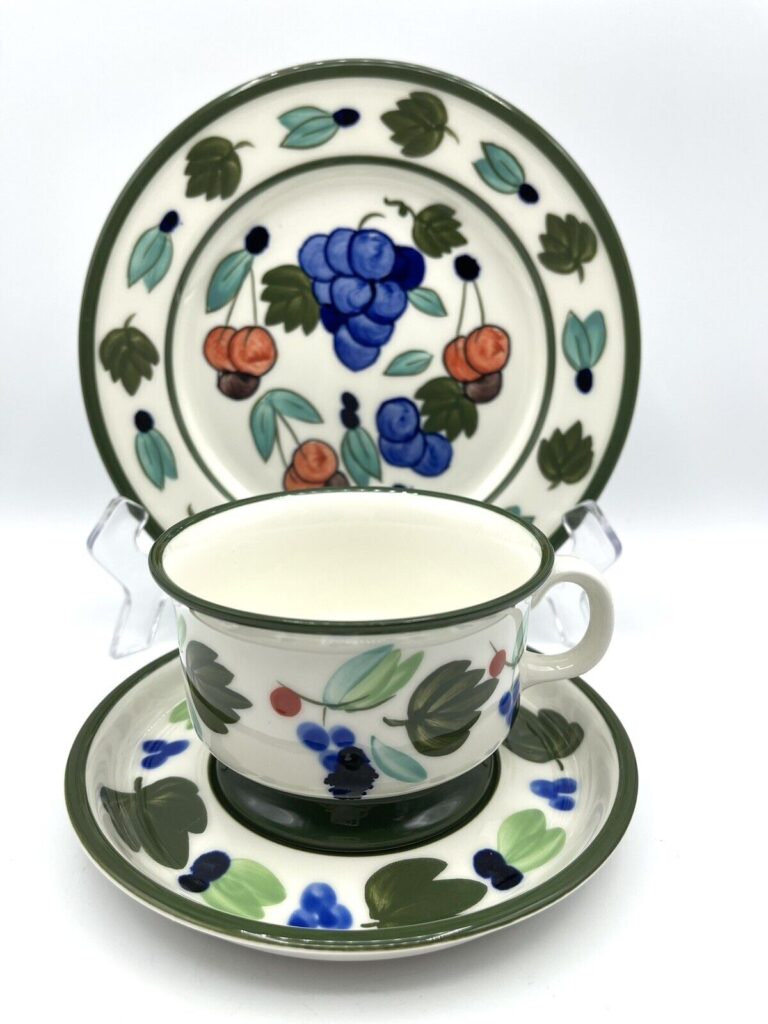 Read more about the article 3pc ARABIA Finland PALERMO Trio Cup Saucer Bread Plate VHTF