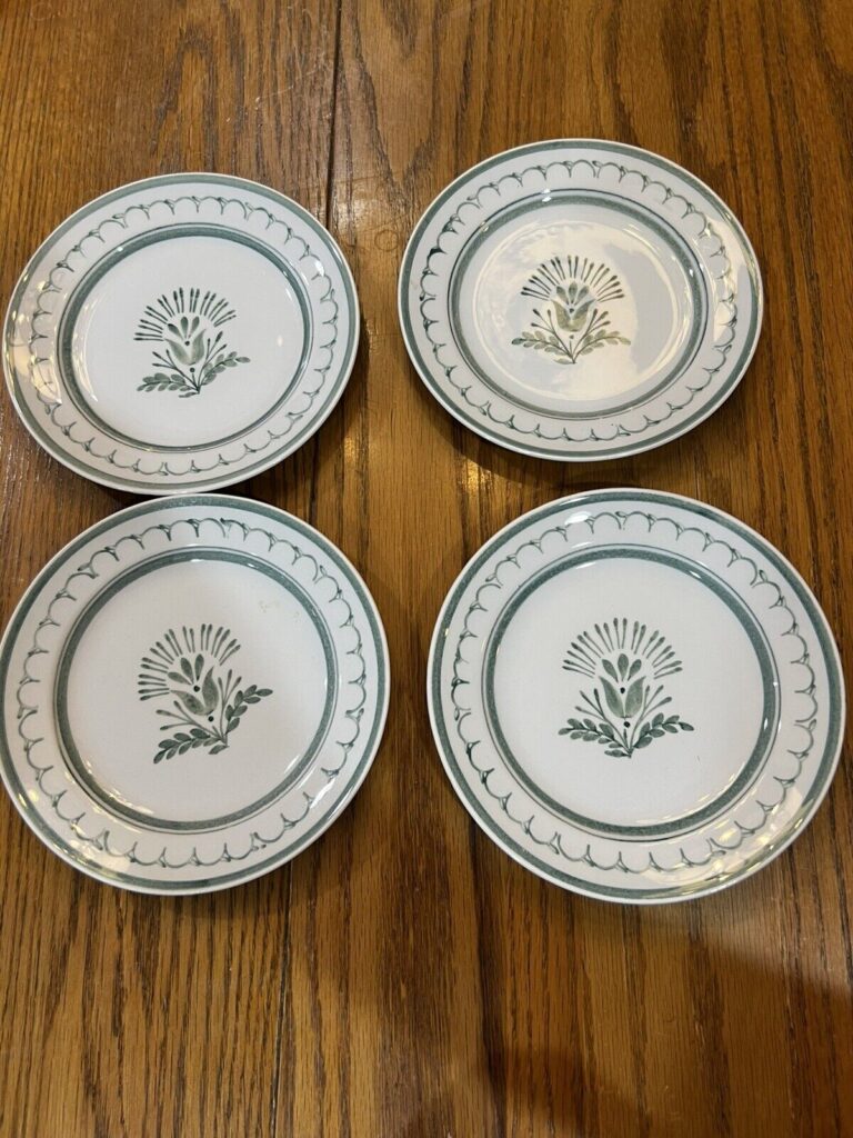 Read more about the article Set of Four (4) Arabia Finland GREEN THISTLE 5 3/5 In Bread and Butter Side Plates