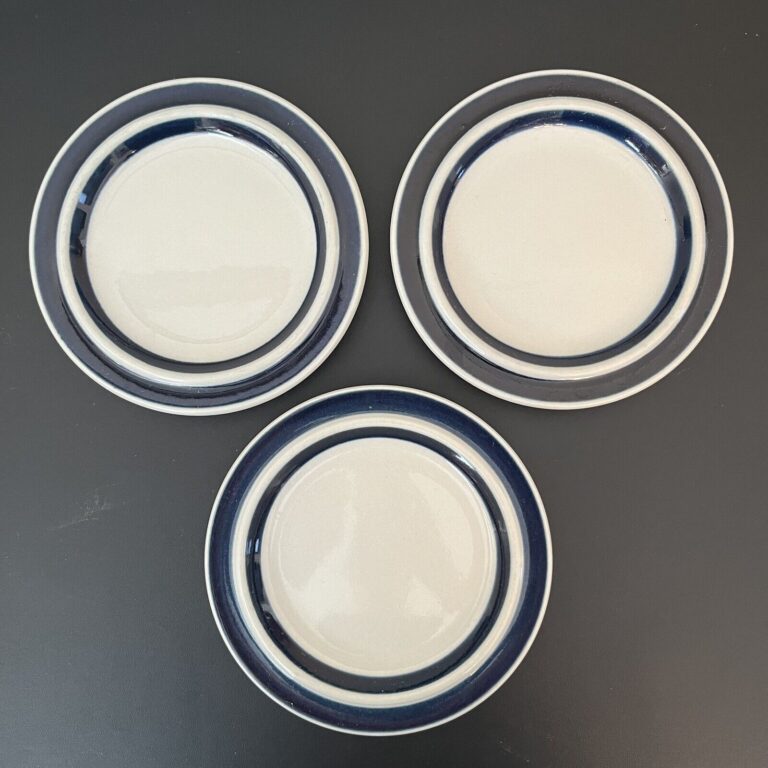 Read more about the article Set of 3 Arabia Blue Approx 6.5” Bread Plates MCM Light Wear