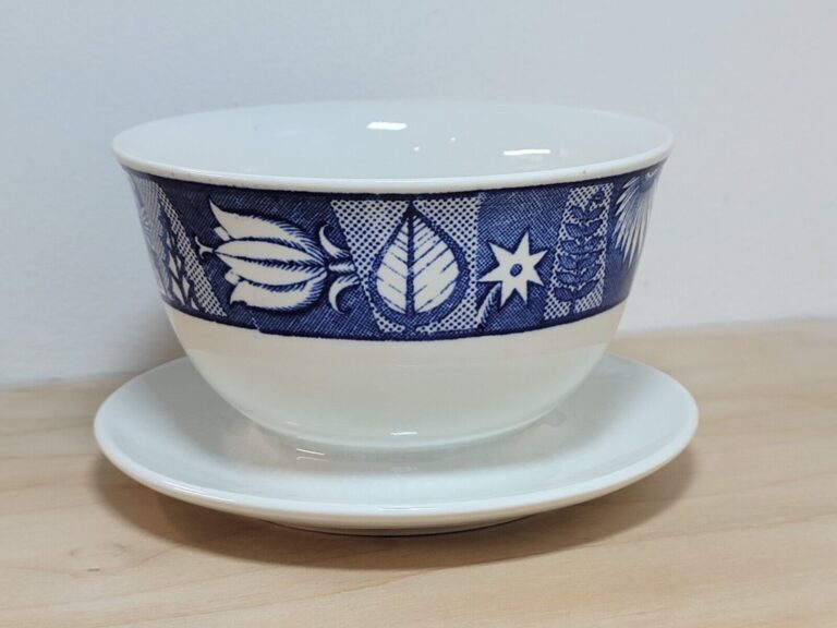 Read more about the article Arabia Finland Cup / Bowl No Handles Sauce Pot Rare Dish Blue and White