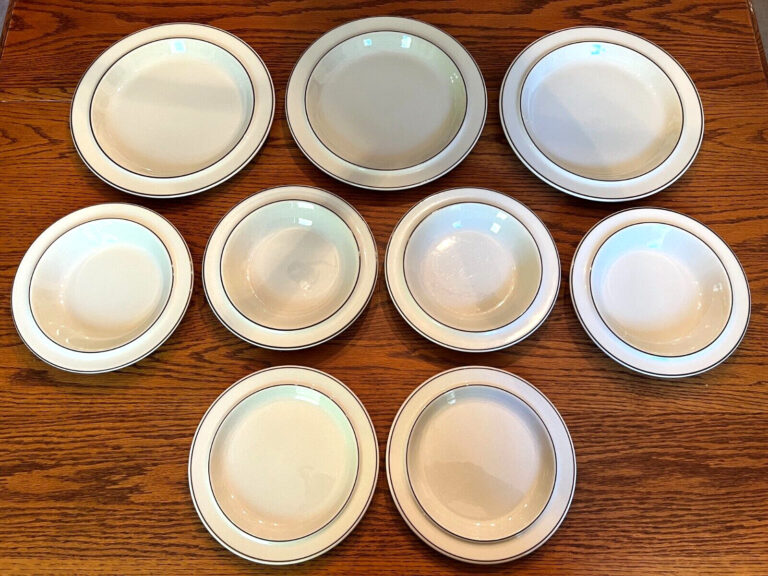 Read more about the article Rare 9 piece Lot of Arabia Finland Fennica Plates and Bowls Dinner Salad Soup