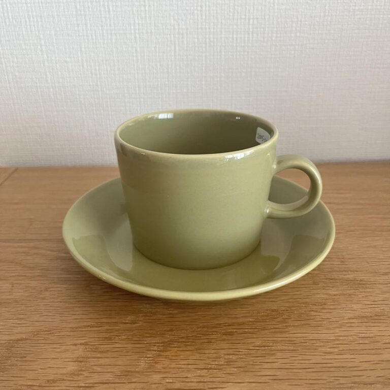 Read more about the article Iittala Teema Discontinued Olive Green Cup And Saucer Scandinavian Arabia