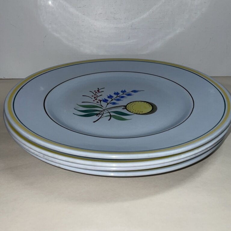 Read more about the article 4 Arabia Of Finland Hand Painted WINDFLOWER Dinner Plates 10.5 in