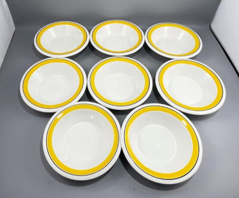 Read more about the article Set of 8 Arabia Finland FAENZA Yellow Stripe Rim Fruit Dessert Bowls 5.75″