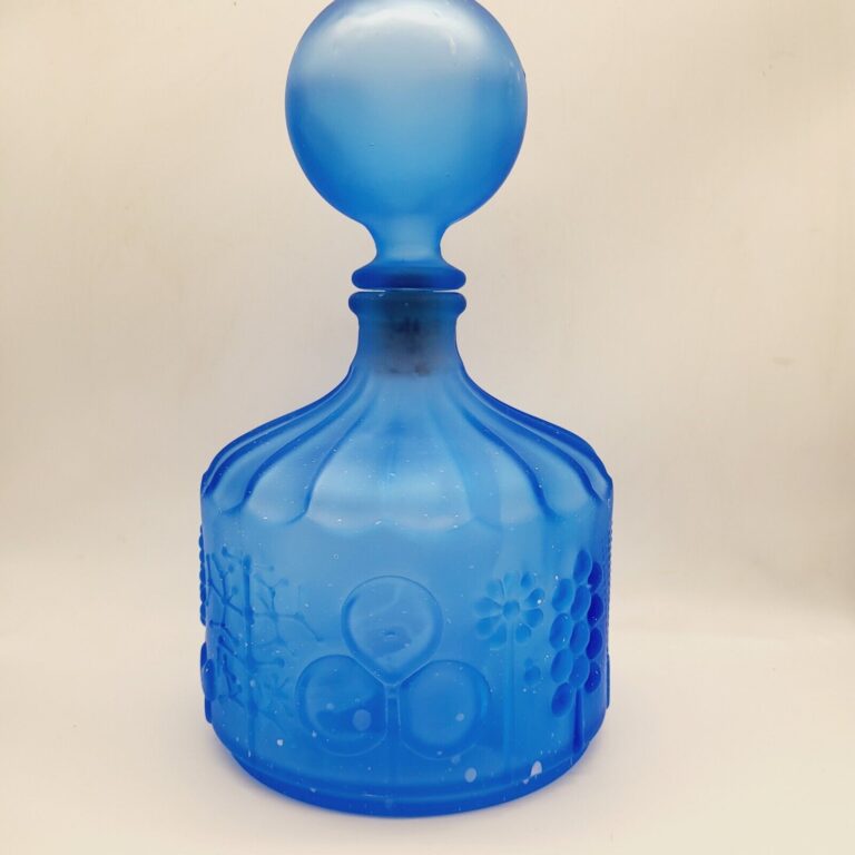 Read more about the article Rare Iittala Oiva Toikka Nuutajarvi Arabia Finland Flora Satin Blue Decanter 9″