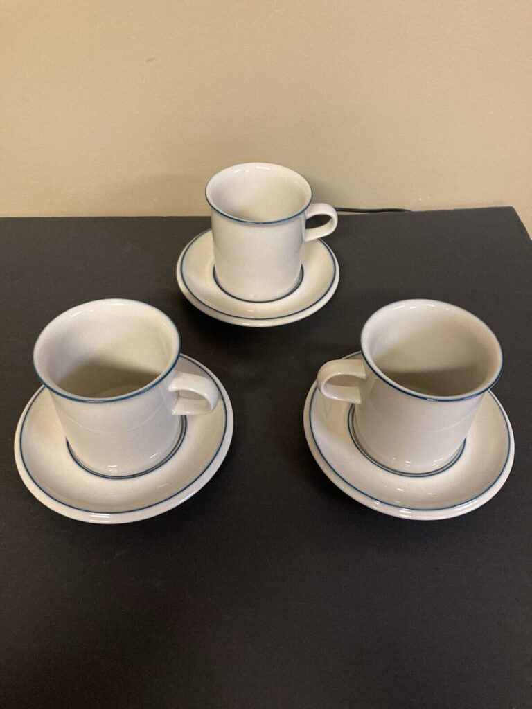 Read more about the article Vintage Arabia Finland Pottery Saimaa Cups And Saucers~set Of 3