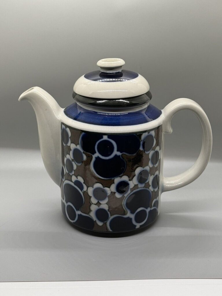 Read more about the article Arabia of Finland Saara Coffee Pot With Lid. Scarce Htf Piece