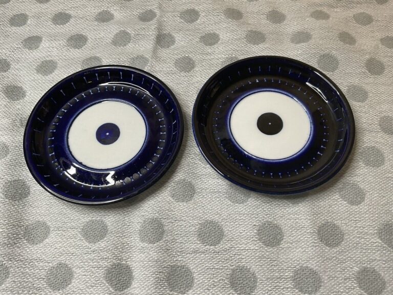 Read more about the article Arabia of Finland- Valencia  4-1/2″ saucers  set of 2