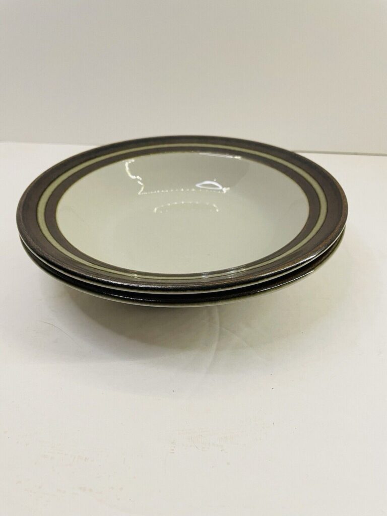 Read more about the article Arabia Finland KARELIA 2 Rimmed Soup Bowls 7 3/4 ” Brown Bands Grey Stoneware