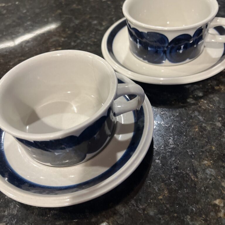 Read more about the article Arabia Finland Anemone Cobalt Blue Ulla Procopé Flat Cup And Saucer Set