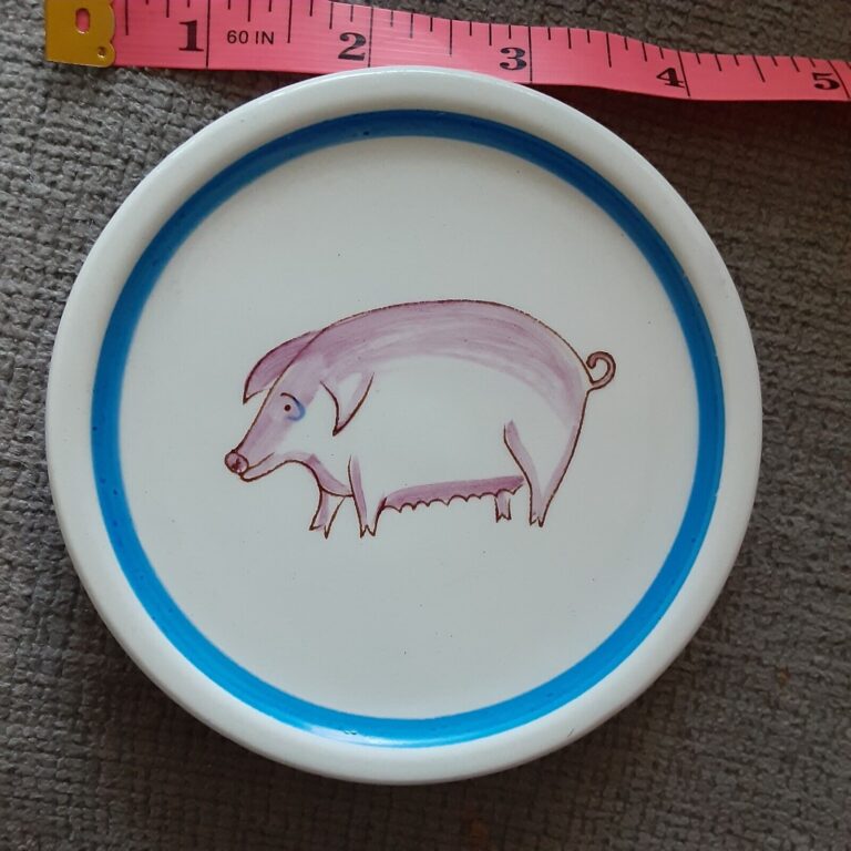 Read more about the article Arabia Finland Animal Kingdom hand painted  small4.5″ pig plate