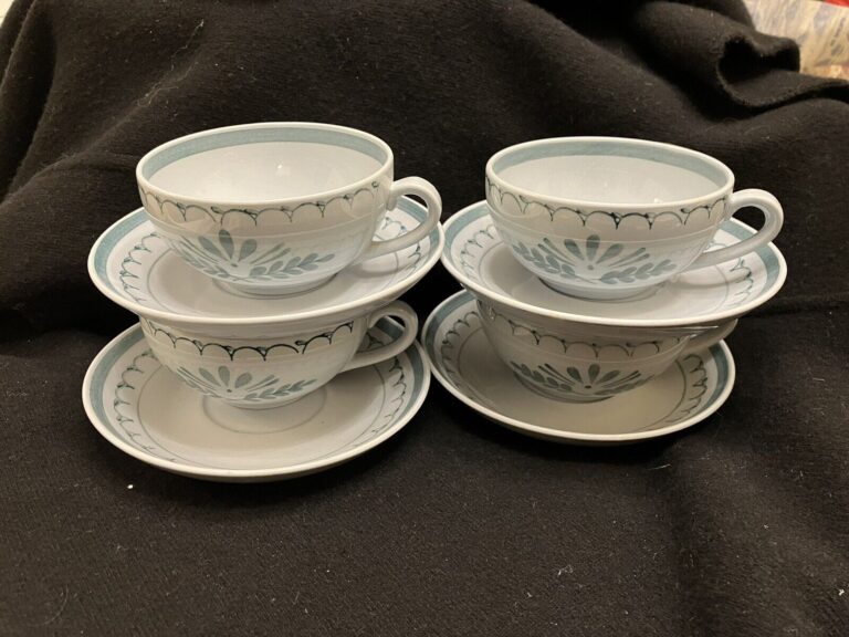 Read more about the article ARABIA Of FINLAND Green Thistle 4 Sets Teacups With Saucers Vintage