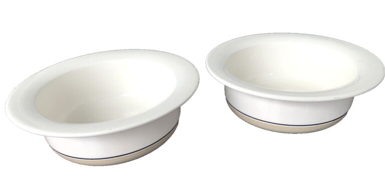 Read more about the article Arabia of Finland Seita Arctica Rim Soup Bowls 8″  Vintage set/2