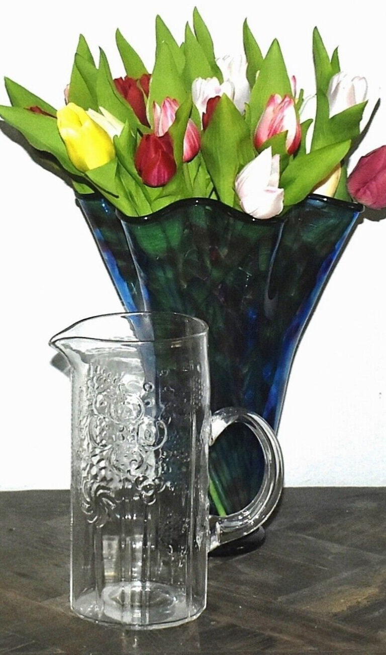 Read more about the article Iittala Arabia Finland MCM Oiva Toikka Flora Botanical Clear 64-ounce Pitcher