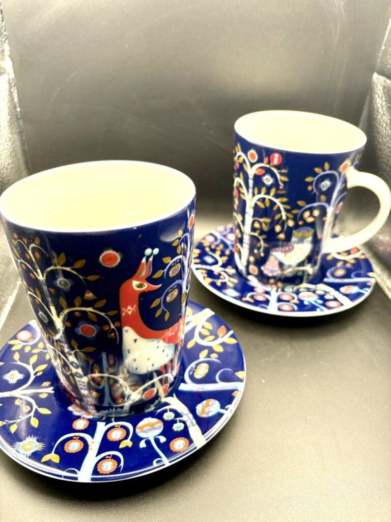 Read more about the article Iittala Taika Blue Coffee Set 2 Mugs Cups and Saucers Blue Owl Fox Arabia Finland