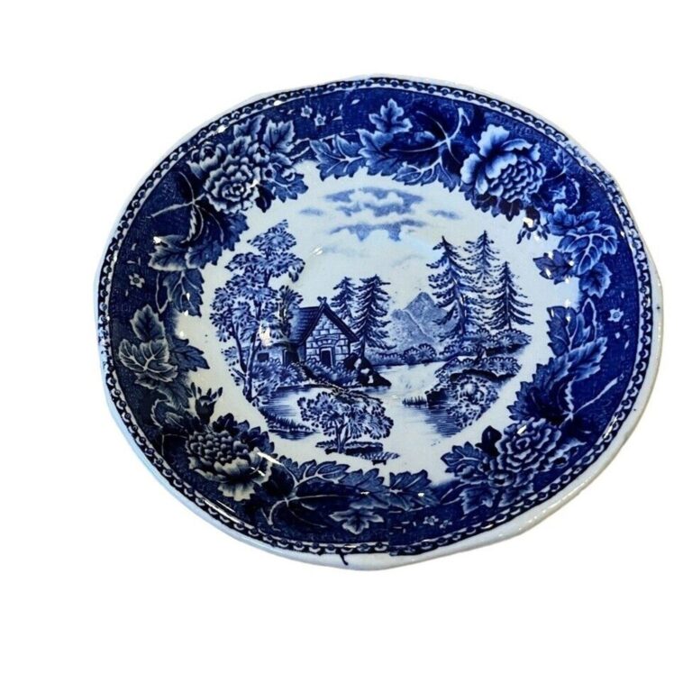 Read more about the article Vintage ARABIA 5.75” Blue And White Finland Country Saucer Plate Transferware