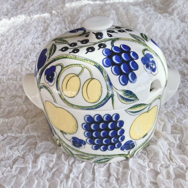 Read more about the article Arabia Paratiisi Yellow Soup Tureen