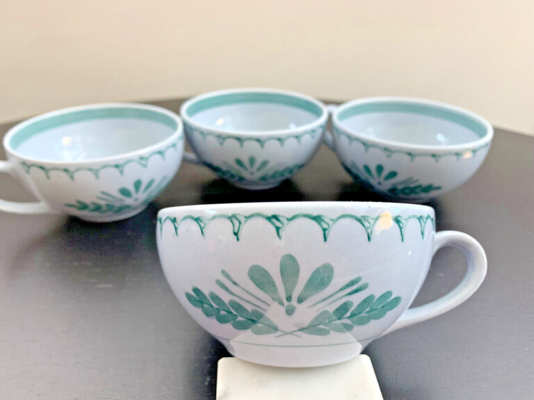 Read more about the article x4 Arabia Finland Green Thistle Handpainted Cups Vintage Mid Century Modern