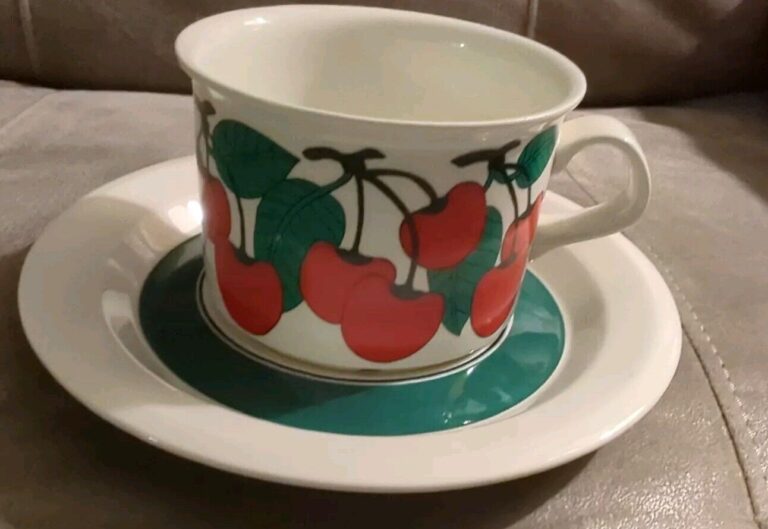 Read more about the article Vintage ARABIA of Finland KIRSIKKA Coffee Tea Cup and Saucer Set Cherries