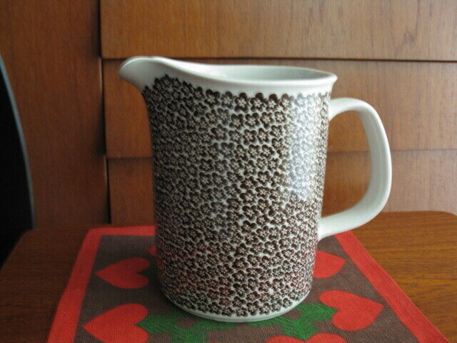 Read more about the article Arabia Faenza Pitcher Large Scandinavian Vintage Goods