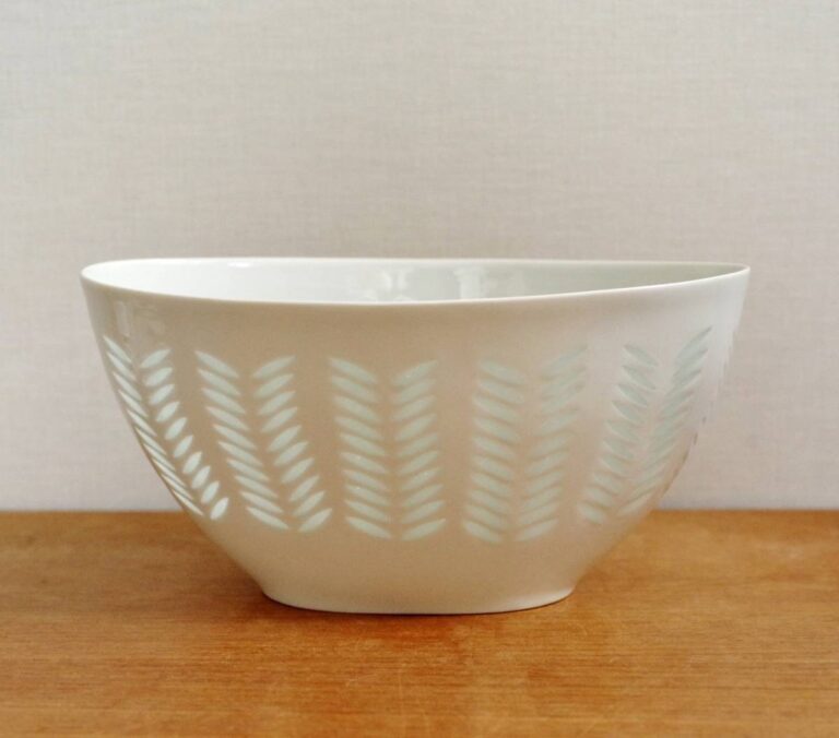 Read more about the article Arabia Rice Bowl F.H.K Boat Shape