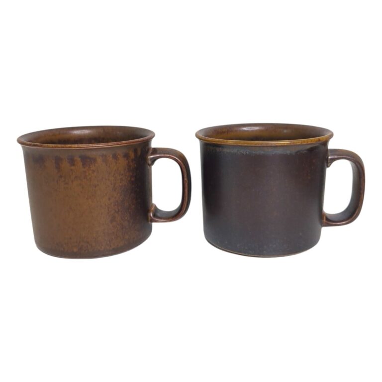 Read more about the article 2 1960s Arabia Finland Ruska 3.5″ Mugs Cups Ulla Procope Gorgeous Brown Glaze C