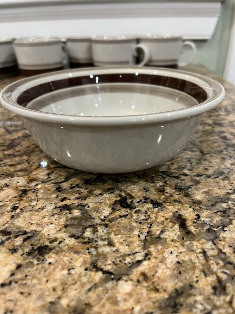 Read more about the article Arabia Finland Pirtti Cereal Bowl  6 1/4” X  2”high