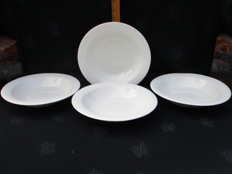 Read more about the article Arabia of Finland Arctica Rimmed Soup / pasta Bowls set of 4