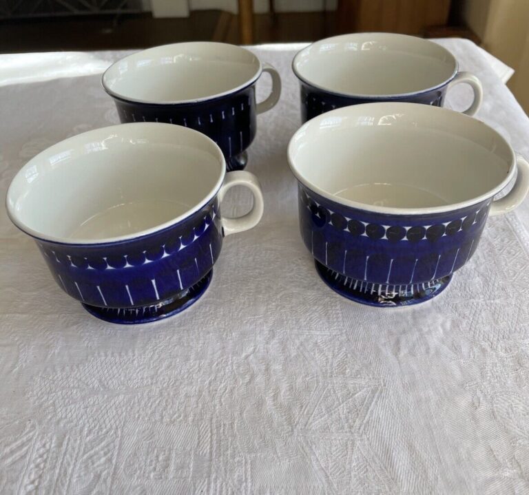 Read more about the article Arabia Finland Handpainted Blue Footed Cup ‘Valencia’ MCM Scandi Set Of 4 EUC