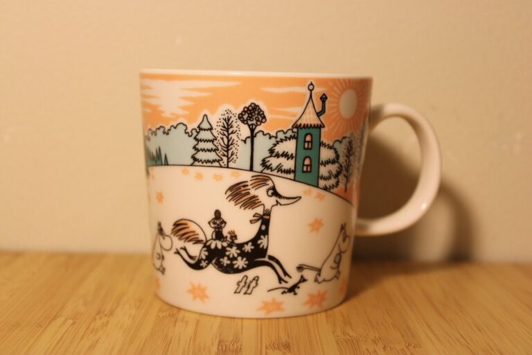 Read more about the article New Arabia Moomin Mug  “Moomin Valley Park Japan” with label and original box