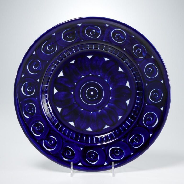 Read more about the article Arabia Finland Valencia Ulla Procope Blue White Round Chop Platter 14″