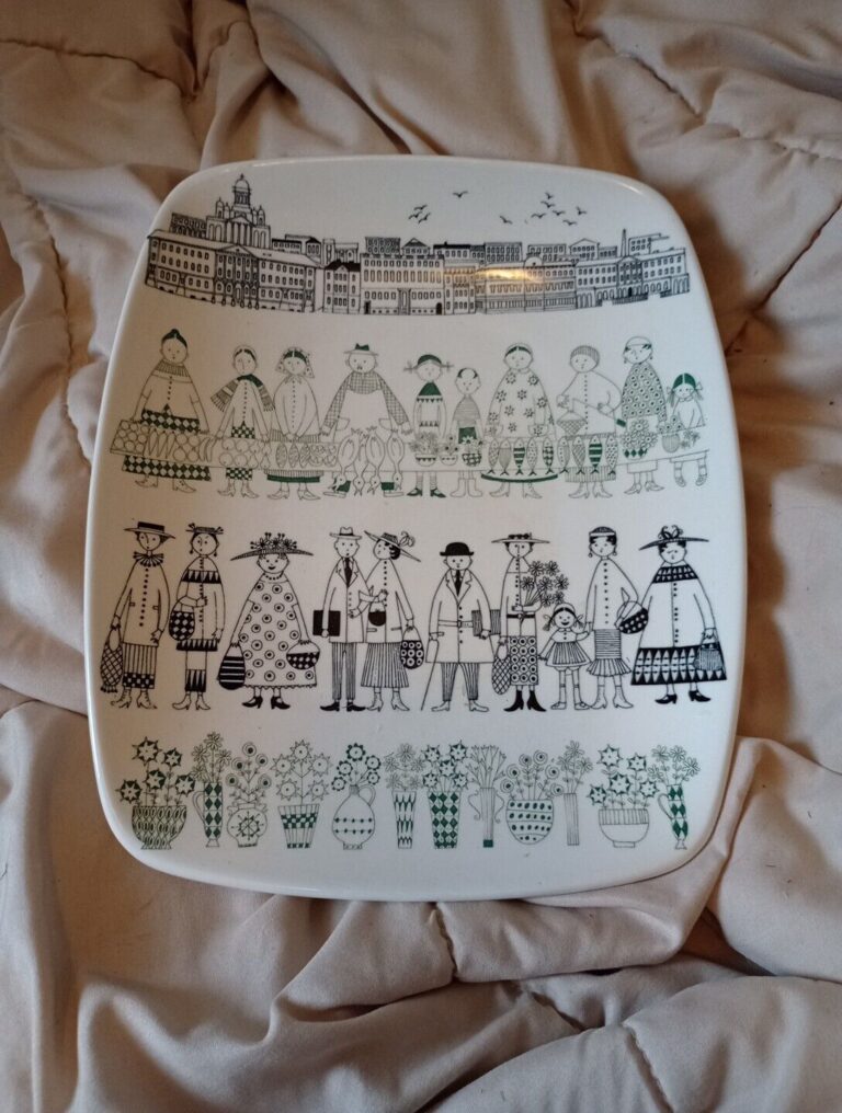 Read more about the article Vintage 1950’s Arabia Finland Emilia by Raija Uosikkinen Ceramic Serving Tray